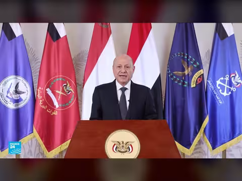 رئيس مجلس القيادة اليمني يعلن بدء عمليات عسكرية ضد الحوثيين