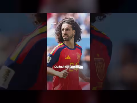 كوكوريلا: شعره الطويل يساعد ابنه المصاب بالتوحد