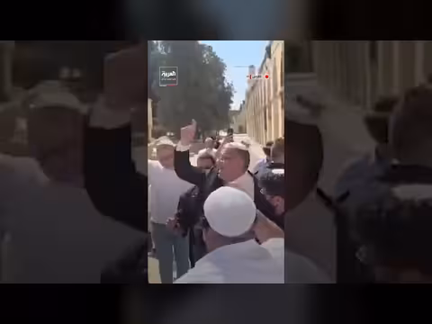 بن غفير يقود اقتحام المسجد الأقصى ويشارك المستوطنين طقوساً تلمودية