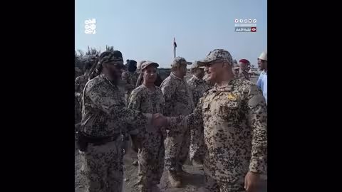 طارق صالح يعايد المرابطين على سواحل البحر الأحمر