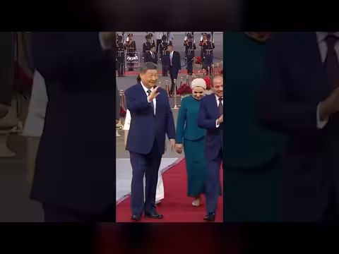 وصول طائرة الرئيس الصيني إلى القاهرة في زيارة رسمية