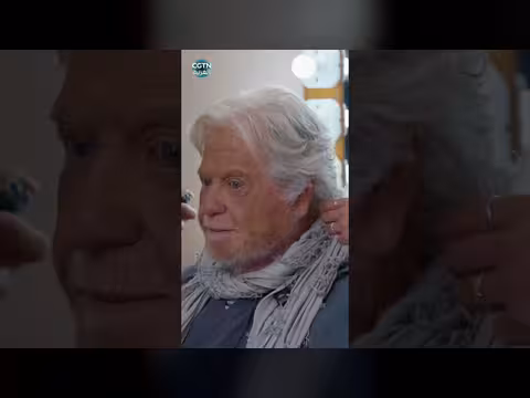 حسين فهمي يناقش مشاركته في وثائقي الصين