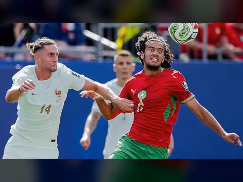 هل يصبح أيوب بوعدي أغلى لاعب عربي مع مانشستر سيتي