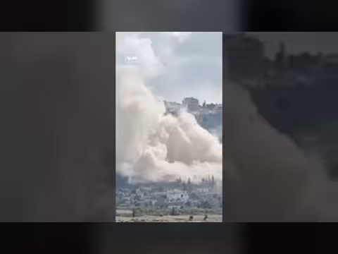 مسيرة إسرائيلية تلقي مواد متفجرة على منازل في المنصورة جنوب لبنان
