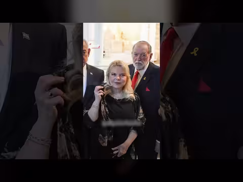سارة نتنياهو تلمّح لعلم غولان بهجوم 7 أكتوبر ويهدد بمقاضاتها