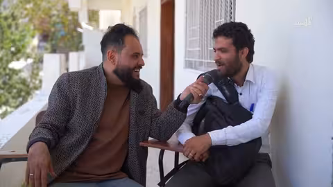 طلب منه شعر.. به بيس شقتلب لك أحمد شوقي