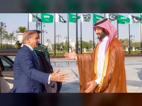 باكستان النووية تهدد بالتدخل العسكري في اليمن