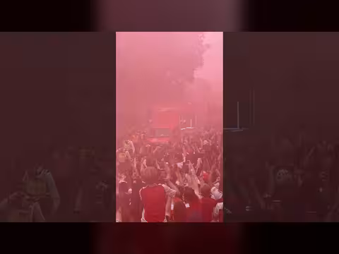 أبطال الدوري الفخورون بفريقهم