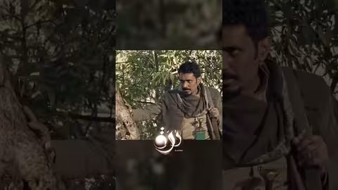 الراجل منشن على رأسه وهو جالس يغني مسلسل درة، اليمن، المهرية حكاية رمضان، كوميدي