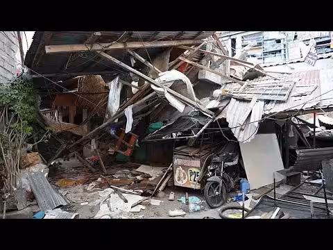 زلزال مينداناو: السكان يزيلون الأنقاض وسط مخاوف من الهزات الارتدادية