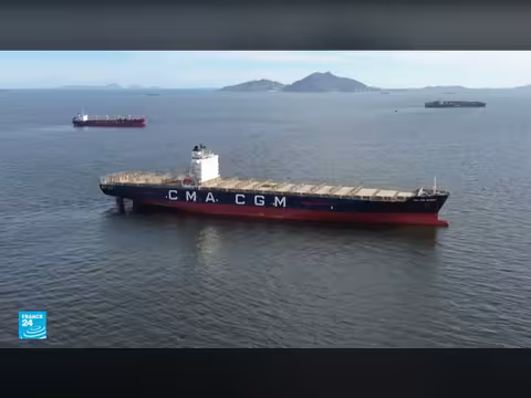 الحوثيون يفرضون حظرا بحريا على السعودية